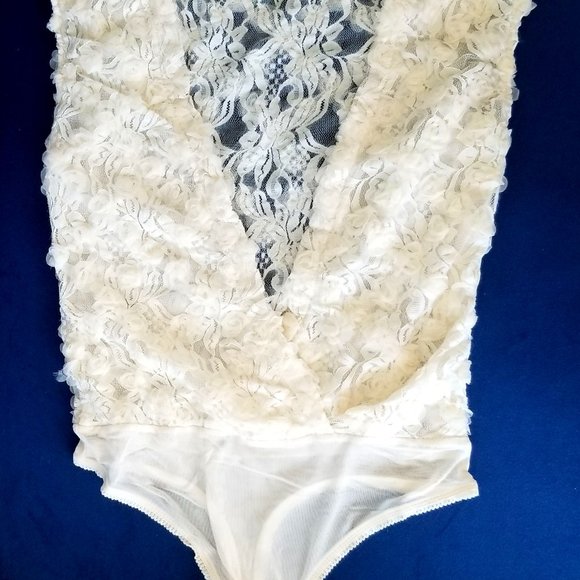 Free People Intimately Rosebud Floral 3D Bodysuit Size X-Small NWOT Wedding - Picture 5 of 16